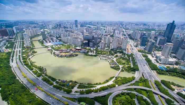 贵港