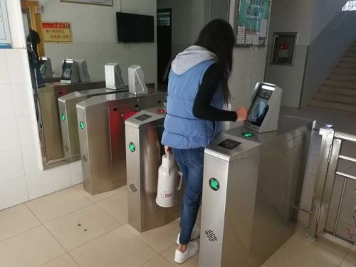 学生宿舍智能门禁使用场景